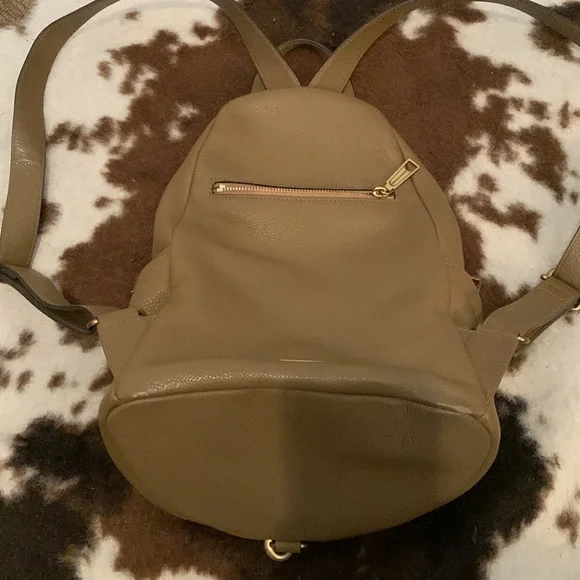 Rebecca Minkoff Julian leather Backpack in Military, brass hardware - Picture 15 of 17